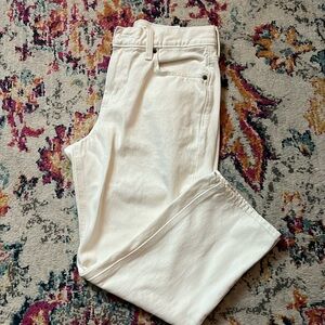 Women’s cropped white jeans